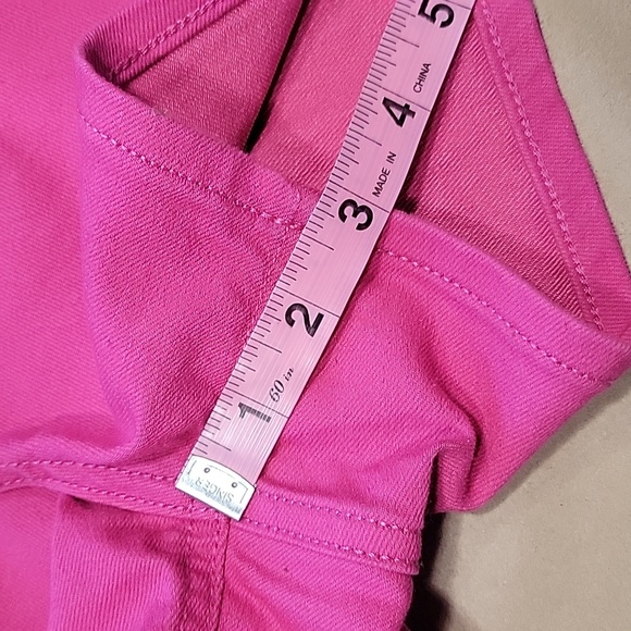 Old Navy Size 14 Hot Pink High Rise "WOW" Shorts, Excellent Used Condition - Picture 7 of 10